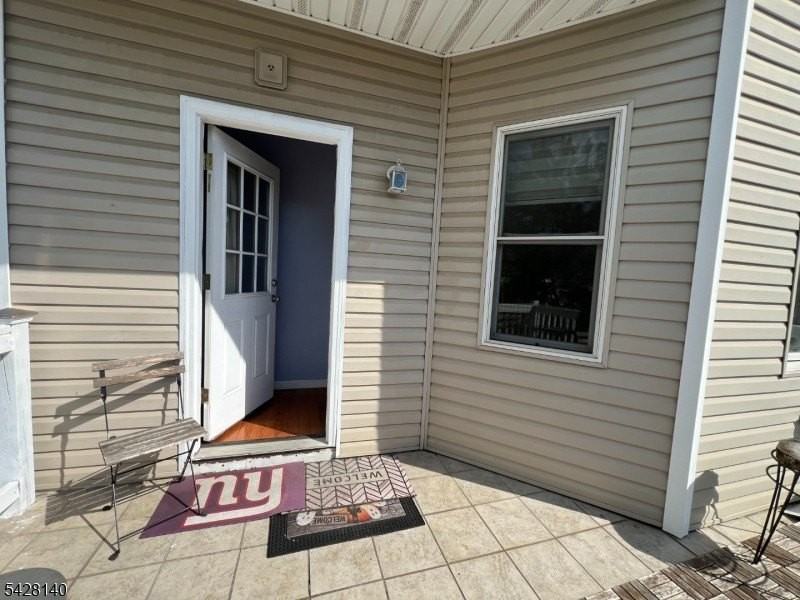 182 N 19th St #2 - Photo 3 of 20