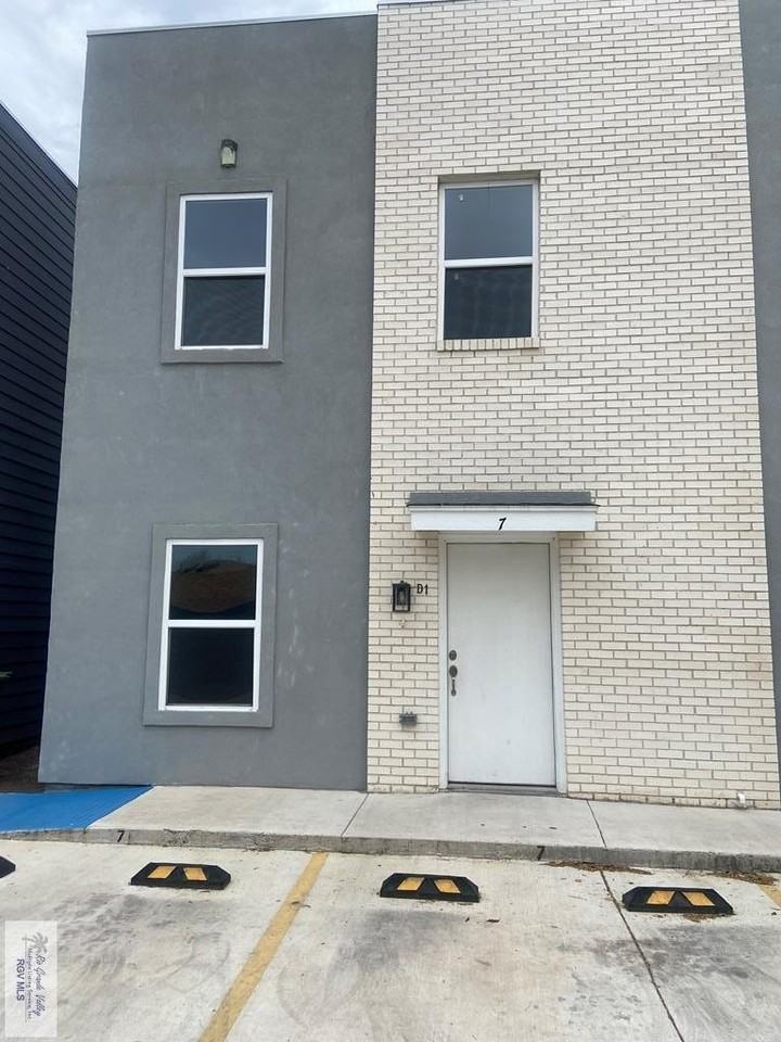 2393 Mcallen Rd #D1-7 - Photo 2 of 28