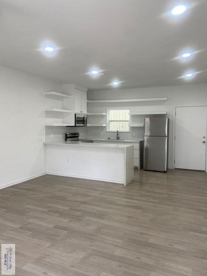 2393 Mcallen Rd #D1-7 - Photo 4 of 28