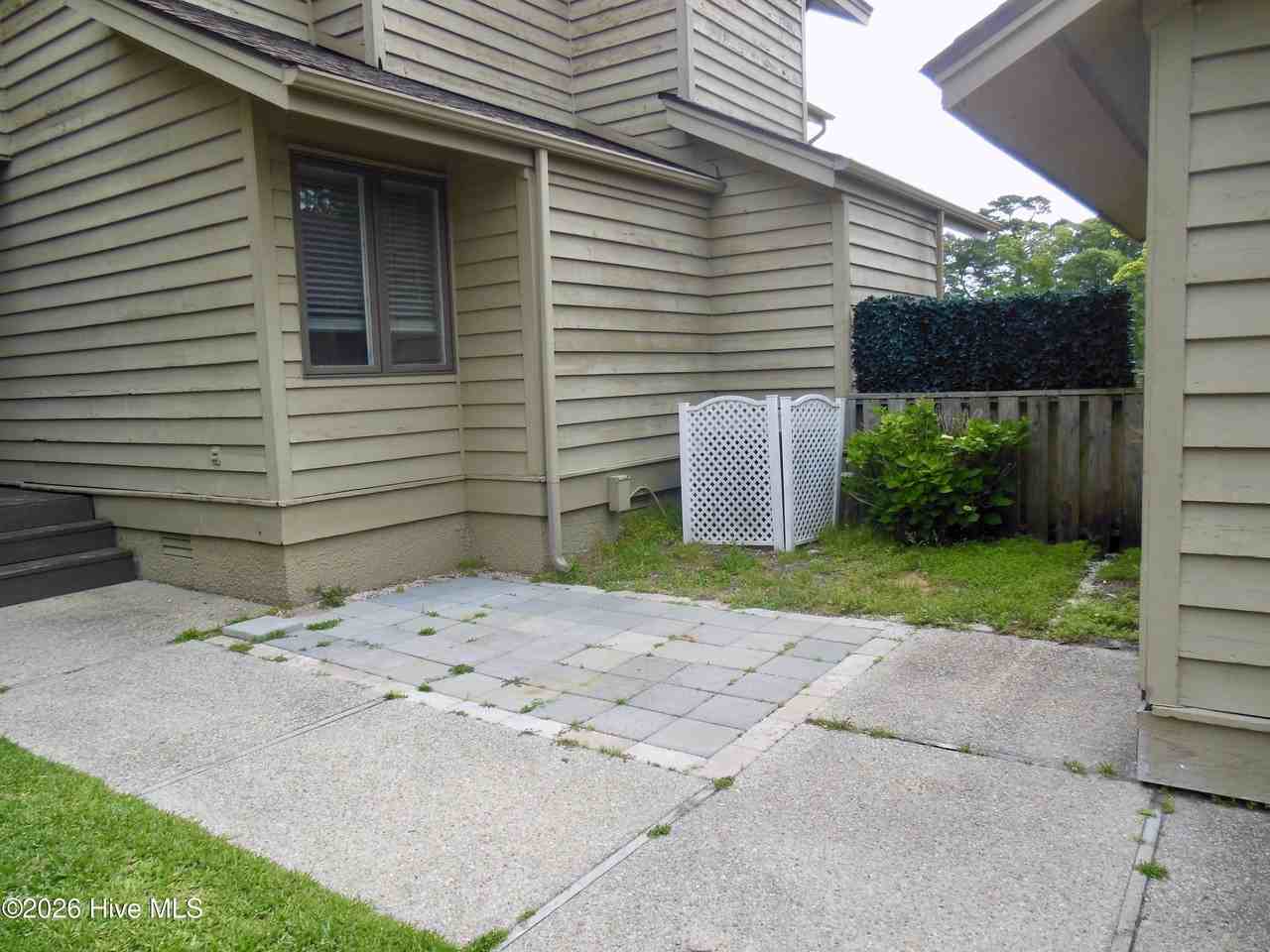 313 Sand Piper Ln - Photo 2 of 20