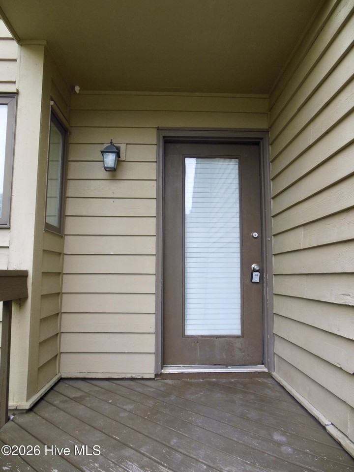 313 Sand Piper Ln - Photo 4 of 20