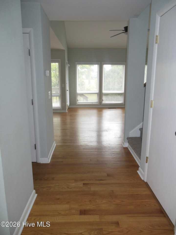 313 Sand Piper Ln - Photo 7 of 20