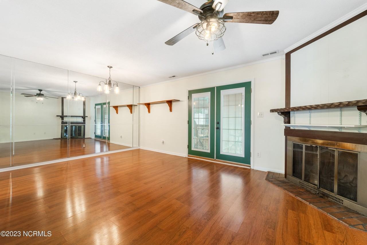 1 S Onsville Pl - Photo 3 of 22