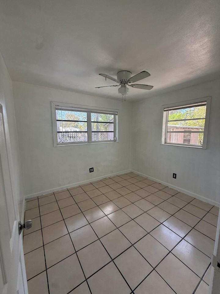 1614 Dennis St #B - Photo 5 of 8