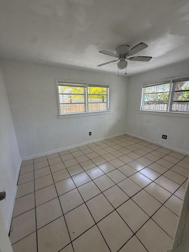 1614 Dennis St #B - Photo 6 of 8