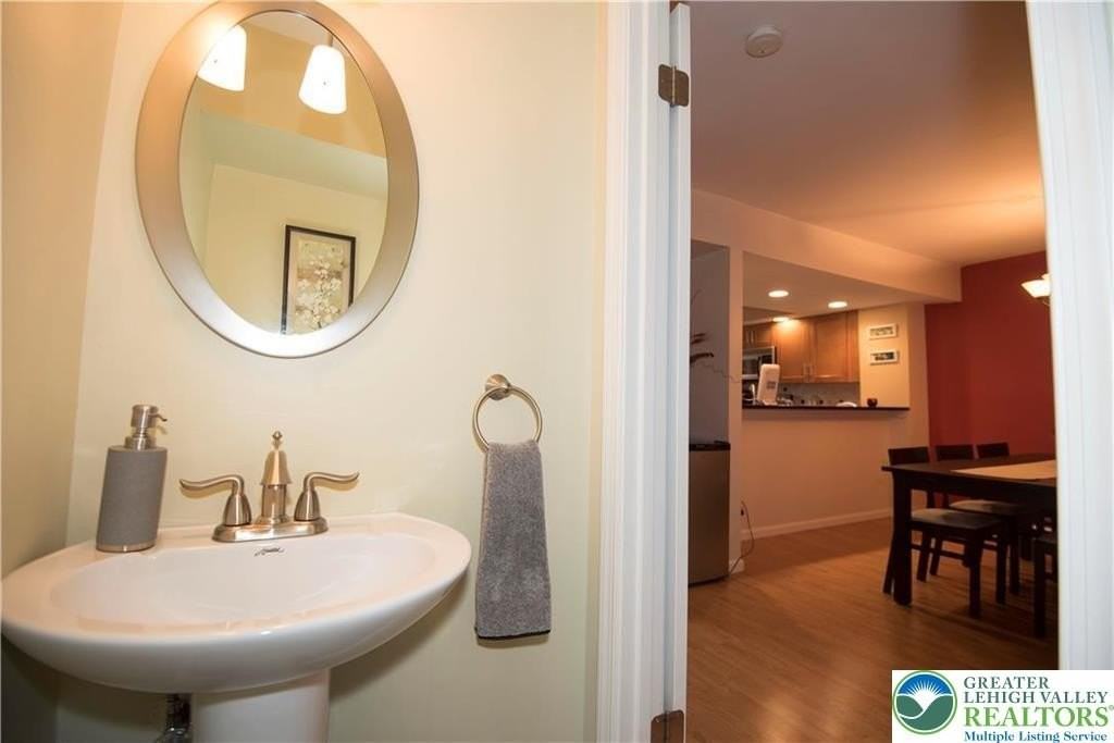 112 Freedom Ct - Photo 7 of 14