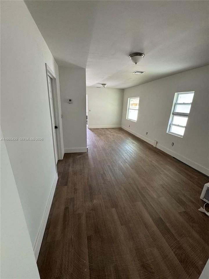 1858 Nw 69th Ter #1858 - Photo 4 of 11