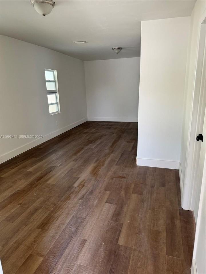 1858 Nw 69th Ter #1858 - Photo 7 of 11