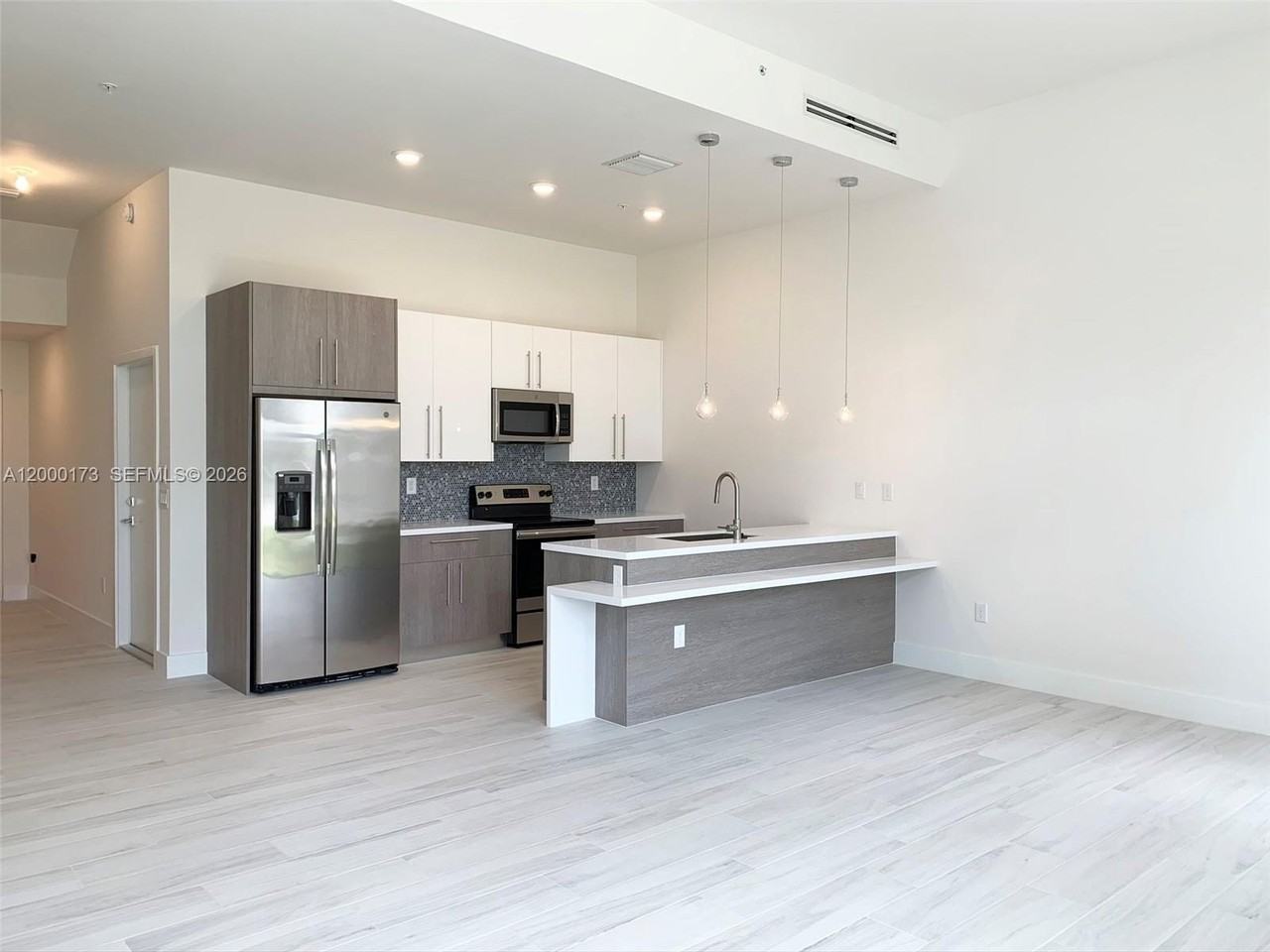 4384 Nw 9th St #4384 - Photo 6 of 41