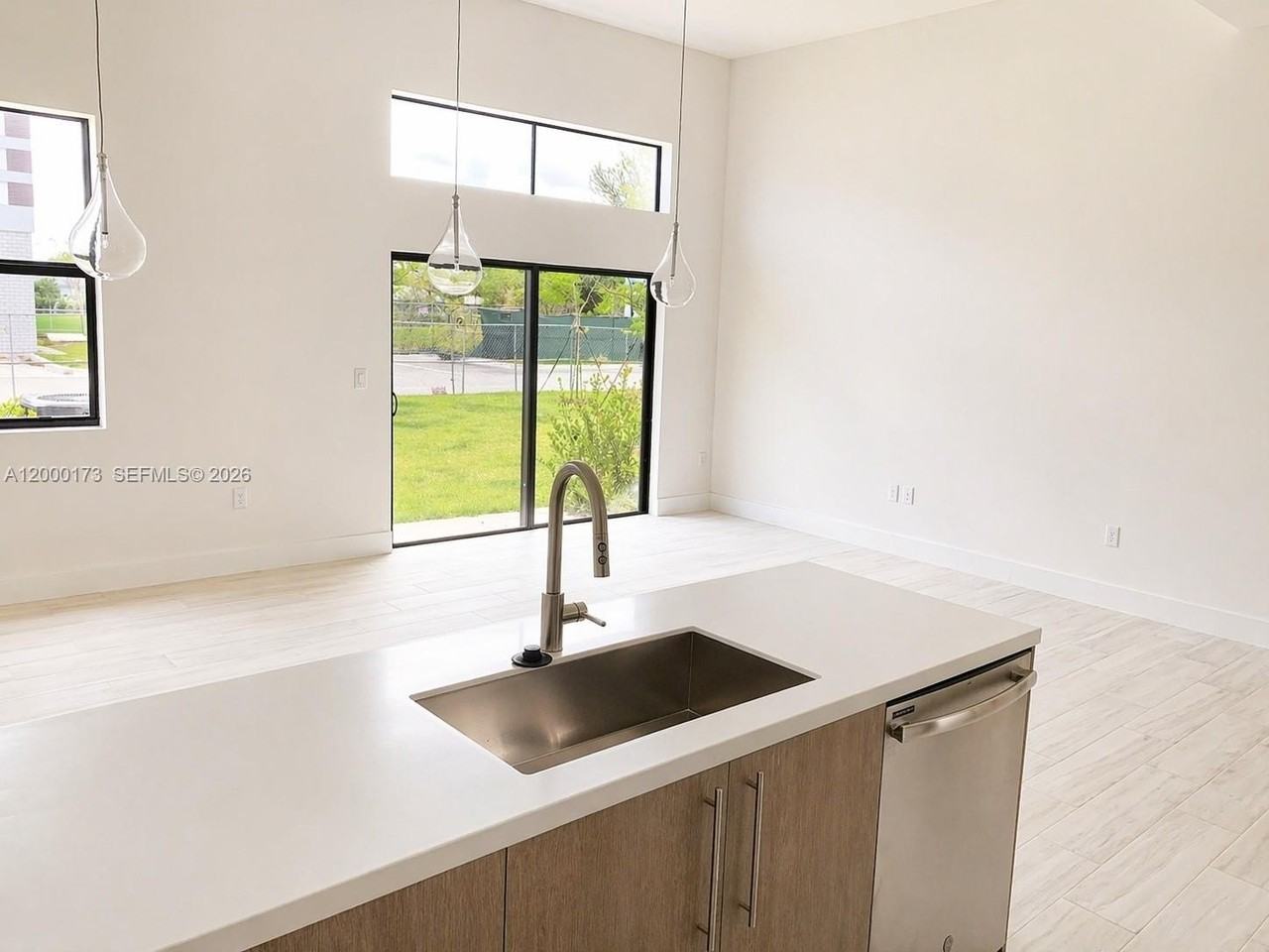 4384 Nw 9th St #4384 - Photo 7 of 41