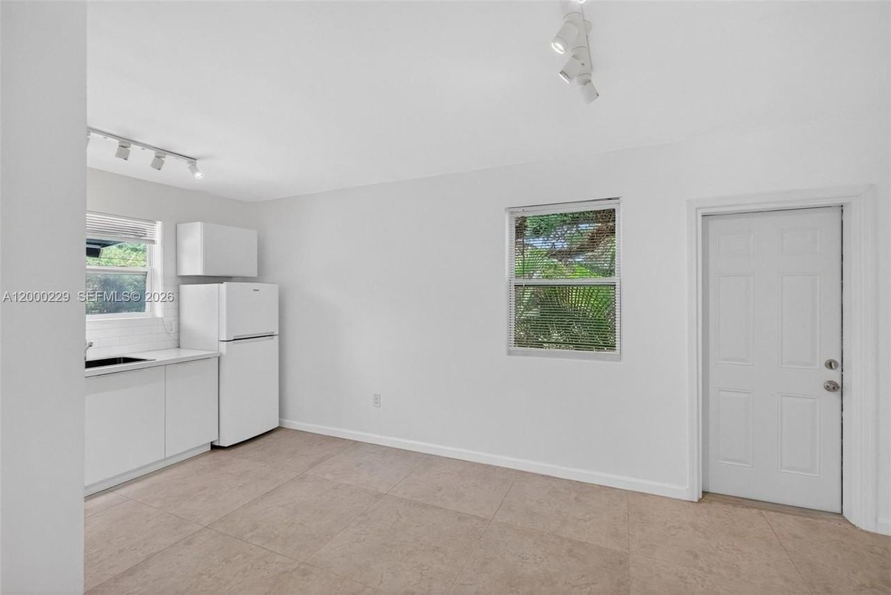 3676 Oak Ave #7 - Photo 5 of 22