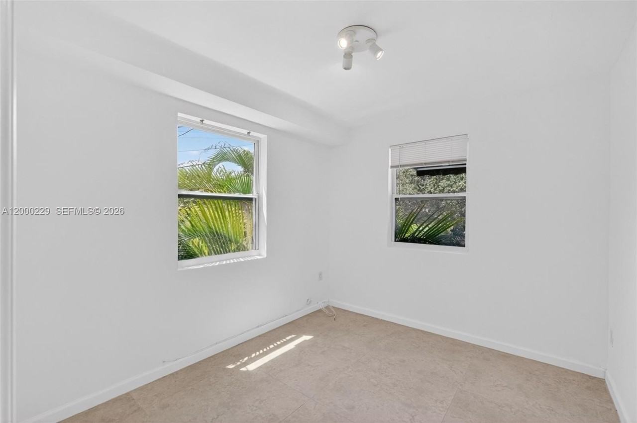 3676 Oak Ave #7 - Photo 6 of 22