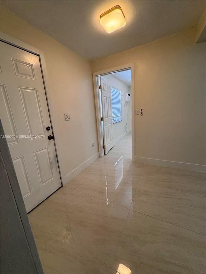 606 Sw 58th Ct #1 - Photo 2 of 7