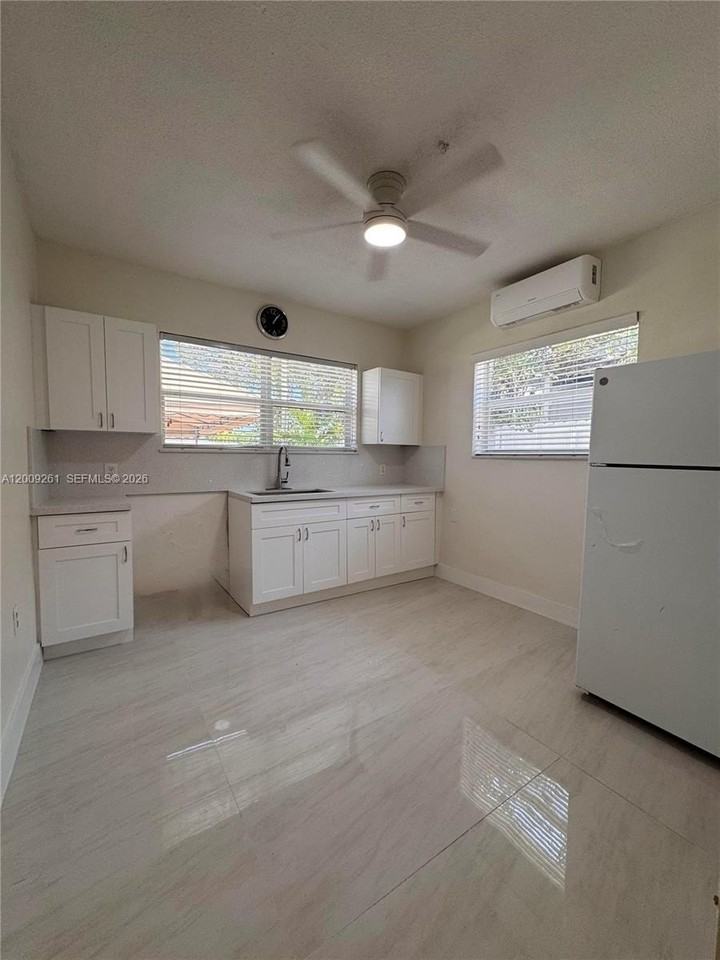 606 Sw 58th Ct #1 - Photo 7 of 7