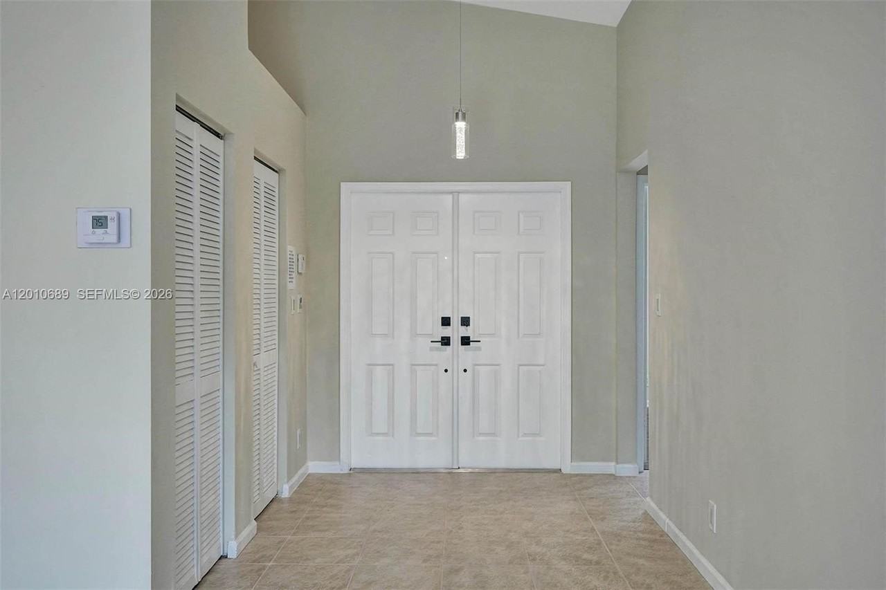 10219 Nw 48th Mnr - Photo 4 of 50