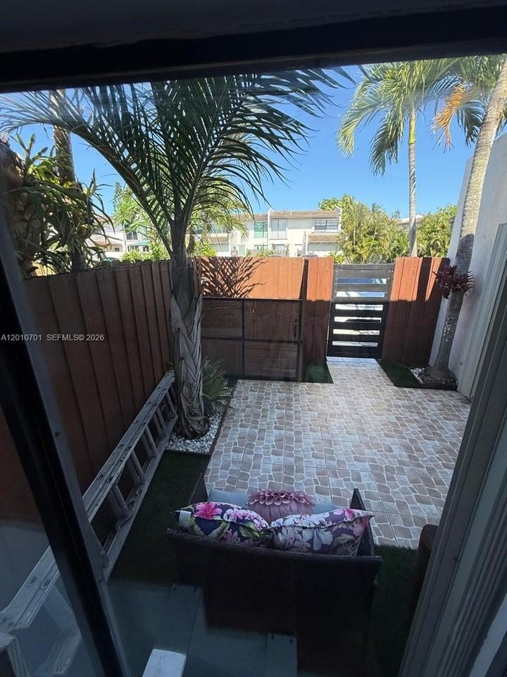6524 Sw 114th Ave #6524 - Photo 4 of 29