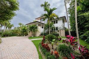 featured image of 7125 Los Pinos Blvd