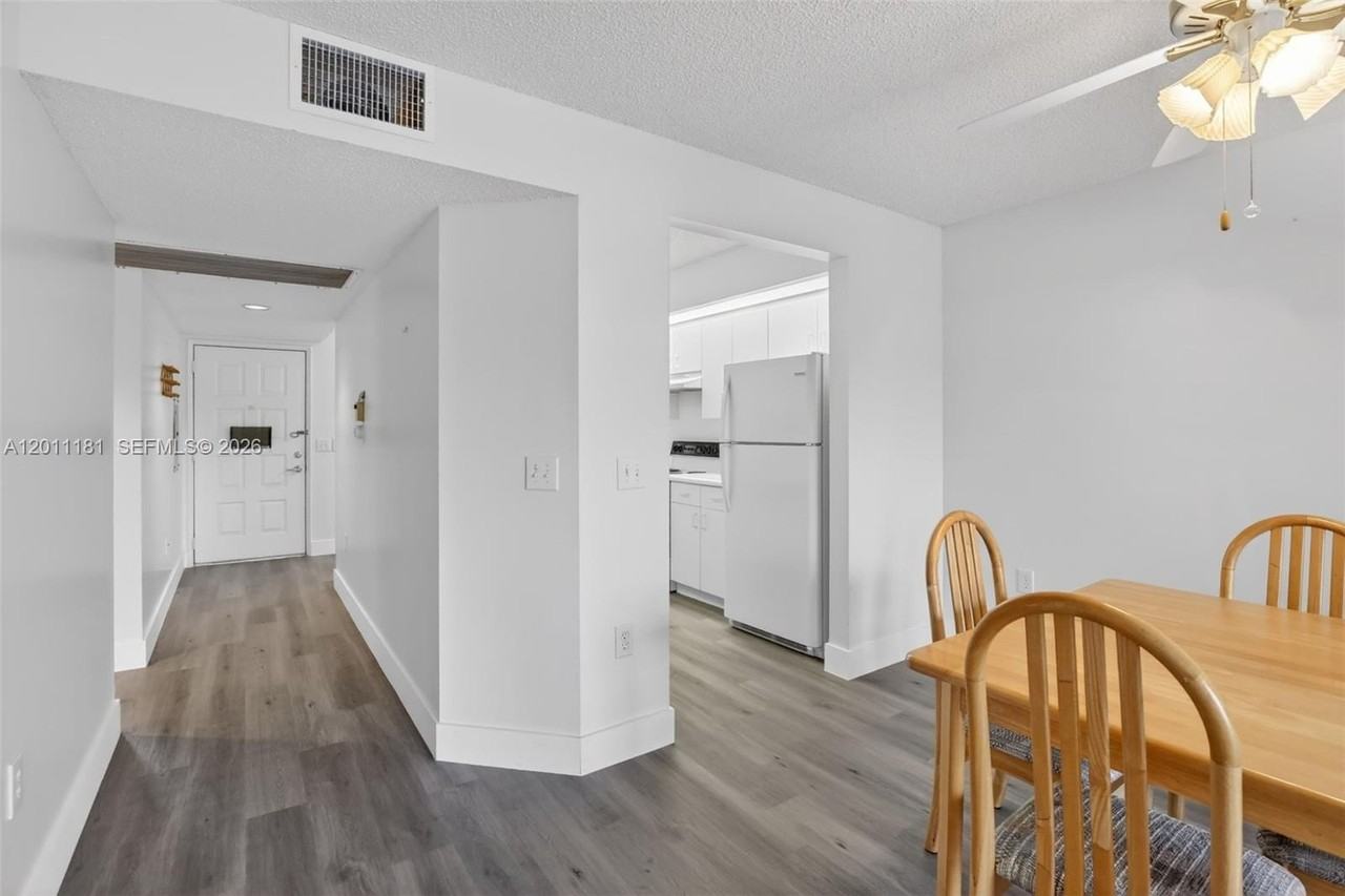 13700 Sw 11th St #309A - Photo 6 of 40