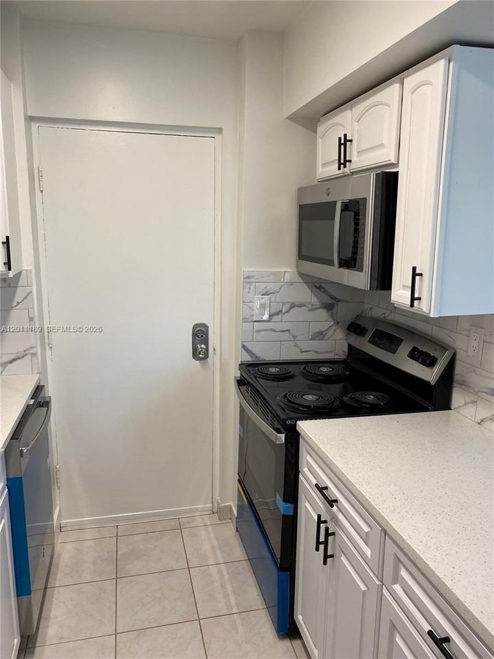 455 S Pine Island Rd #110C - Photo 5 of 30