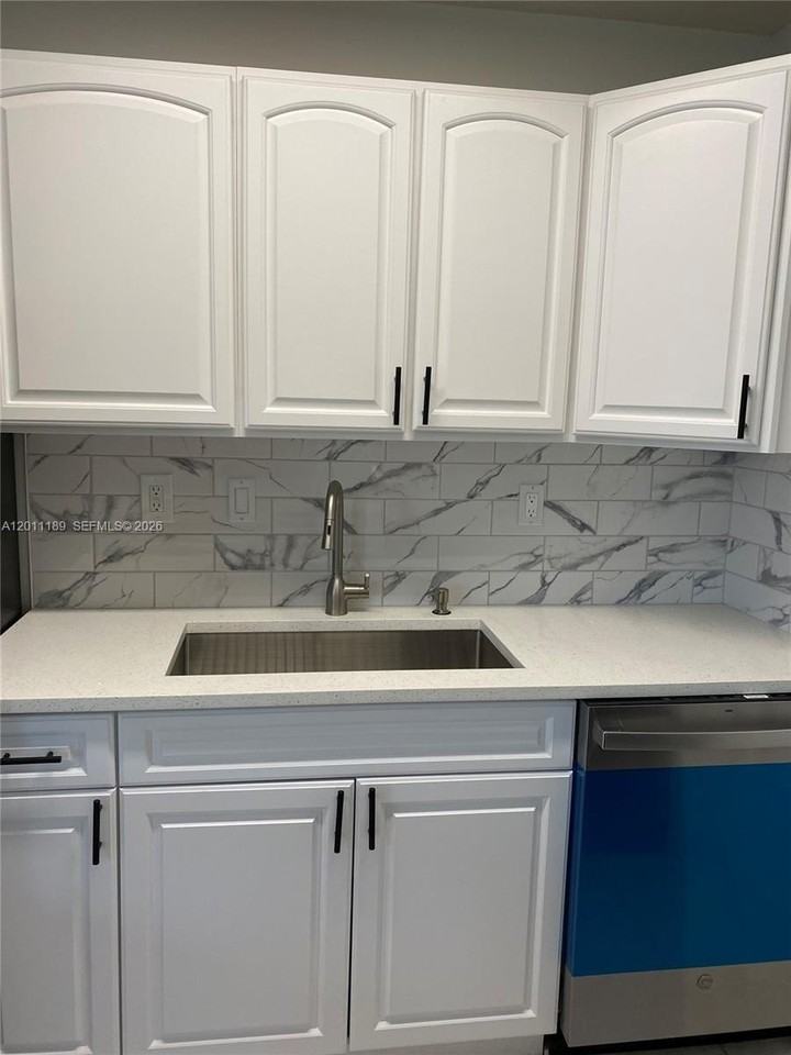 455 S Pine Island Rd #110C - Photo 7 of 30