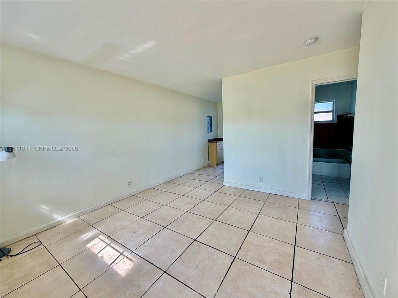1041 Nw 7th Ct #2 - Photo 3 of 18