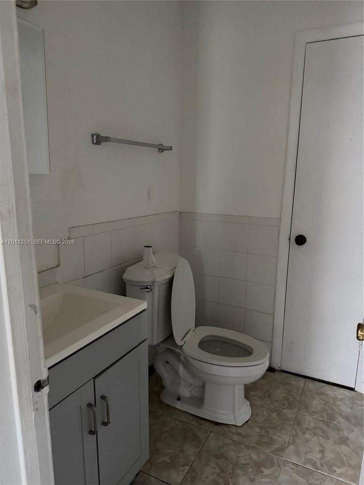 1335 S Dixie Hwy #404 - Photo 7 of 8