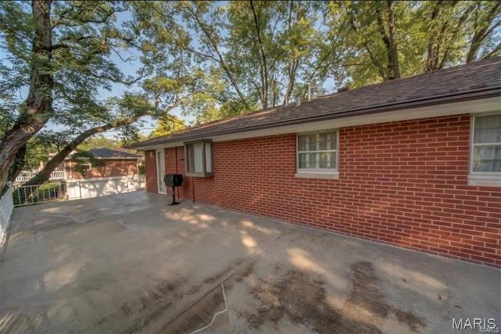 18 Dorchester Dr - Photo 3 of 7