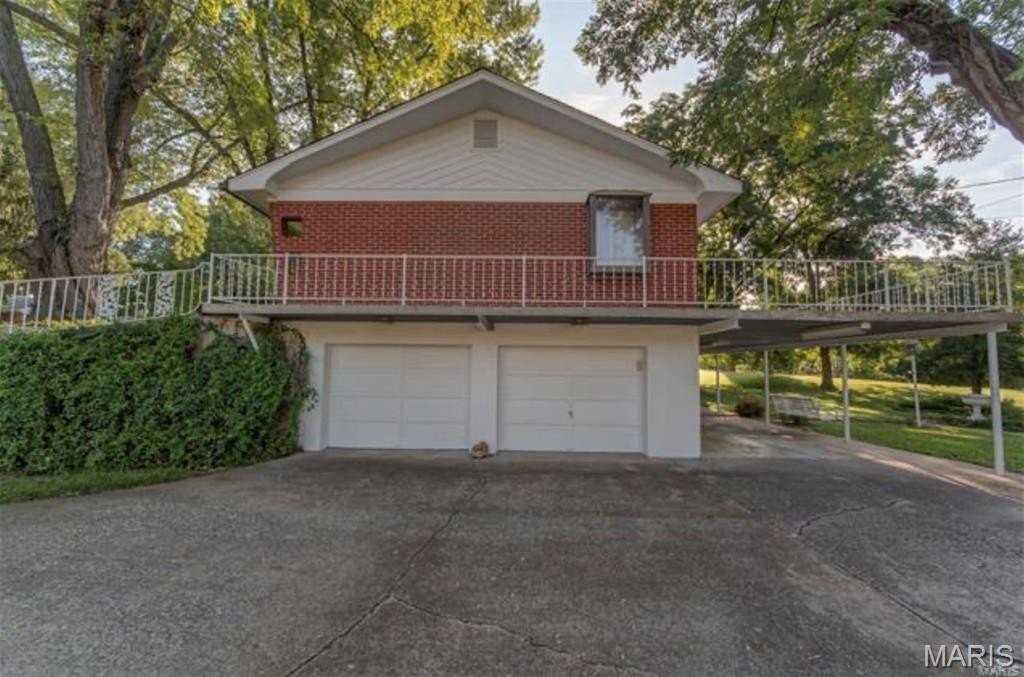 18 Dorchester Dr - Photo 5 of 7