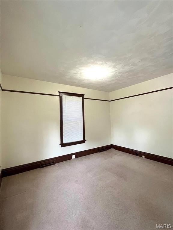 220 E Center St - Photo 2 of 8
