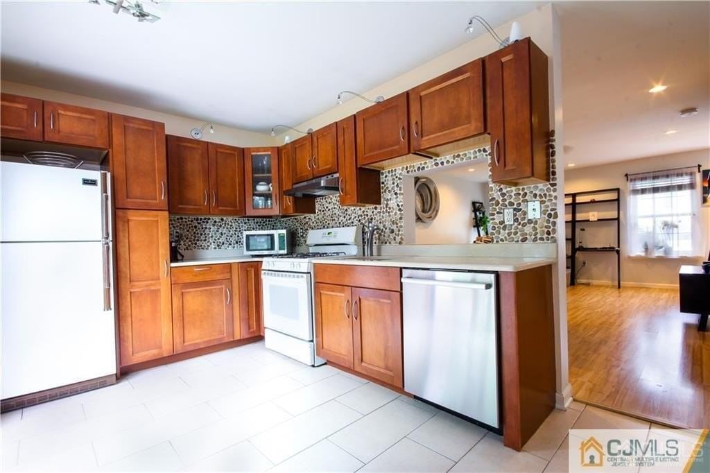 123 Pear Tree Ln - Photo 2 of 12