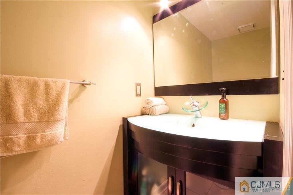 123 Pear Tree Ln - Photo 5 of 12
