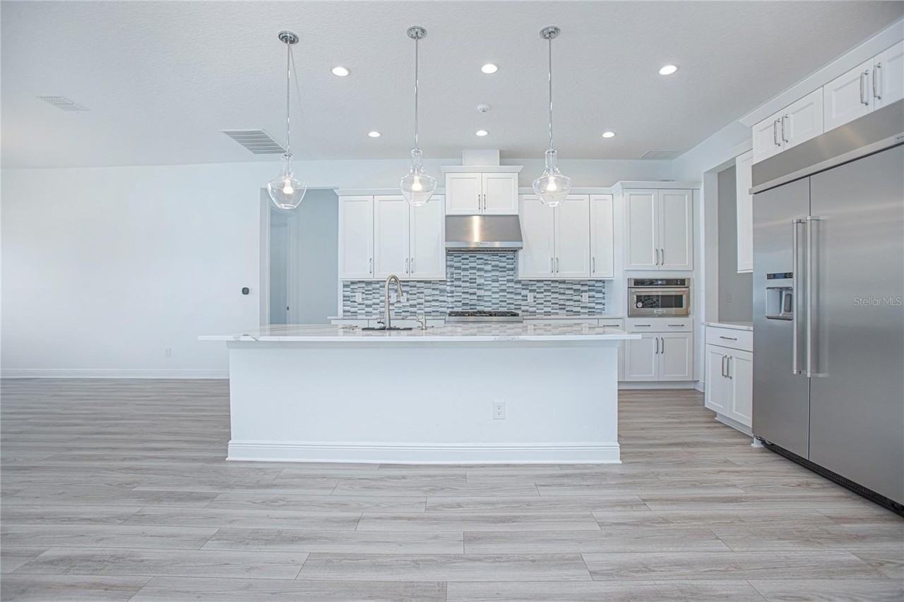 12034 Sprite Ln - Photo 4 of 39