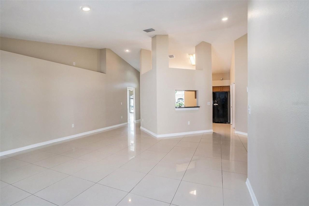 12712 Longcrest Dr - Photo 7 of 25