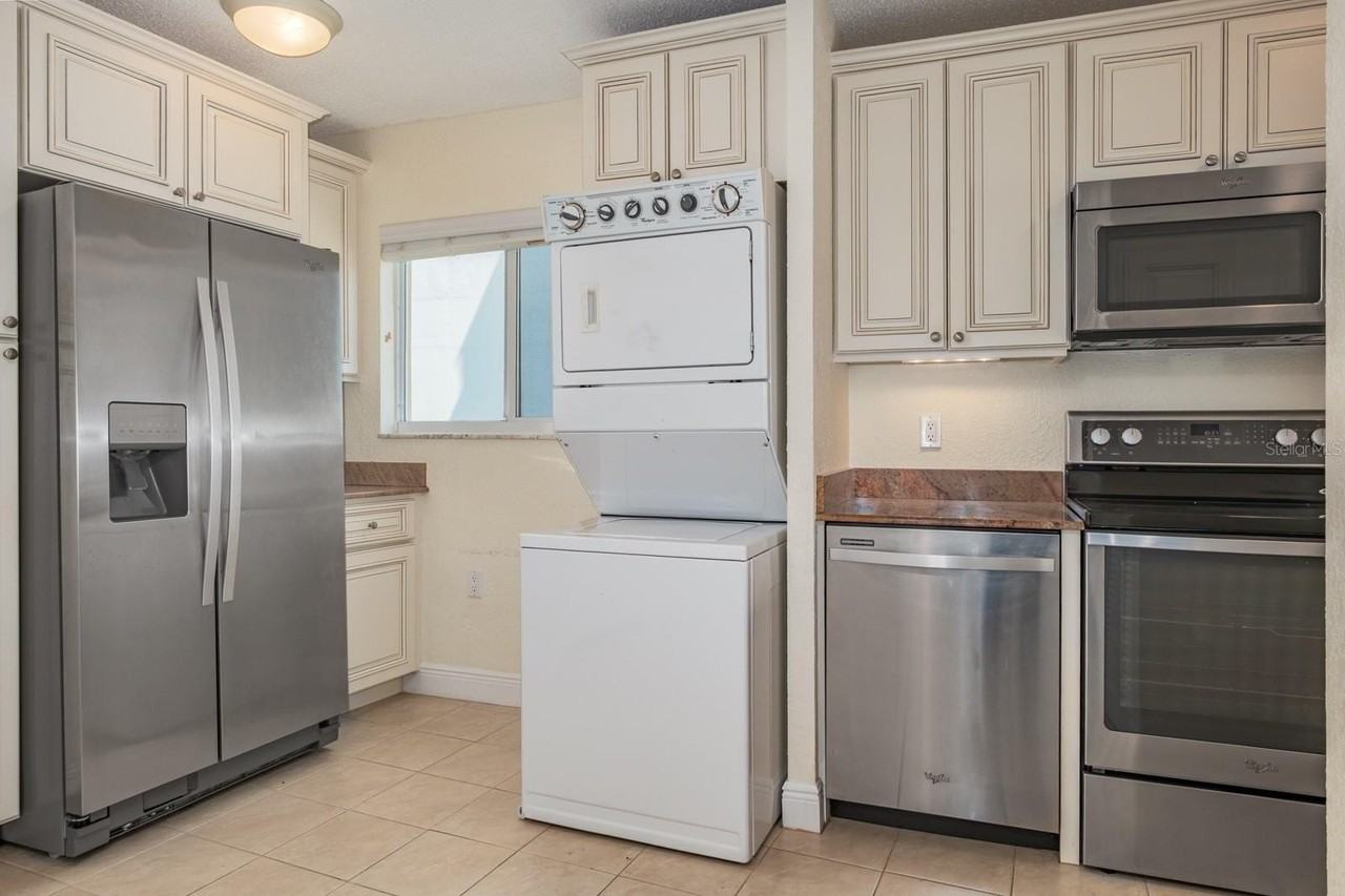1361 Snell Isle Blvd Ne #6 - Photo 5 of 27