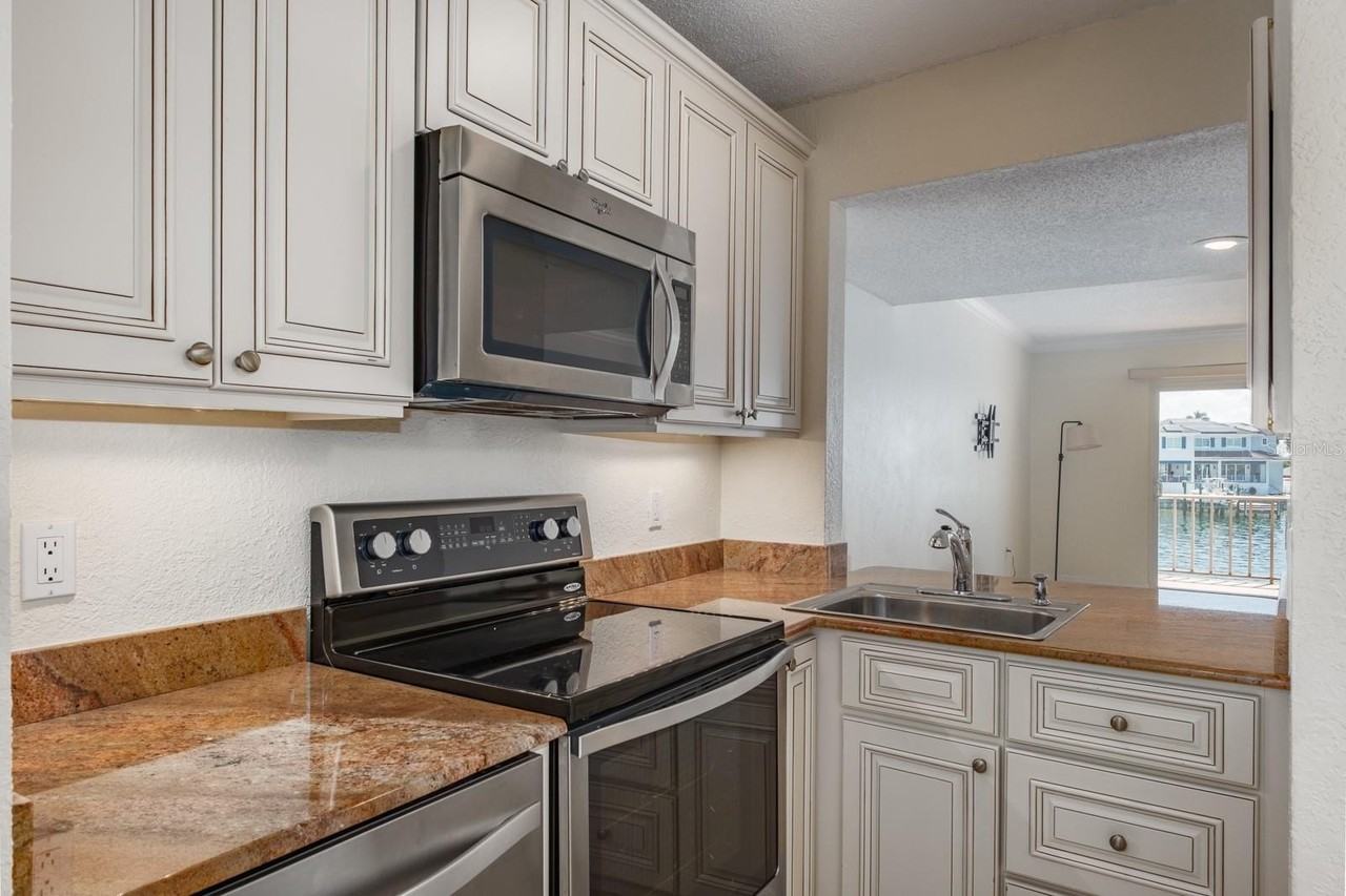 1361 Snell Isle Blvd Ne #6 - Photo 6 of 27