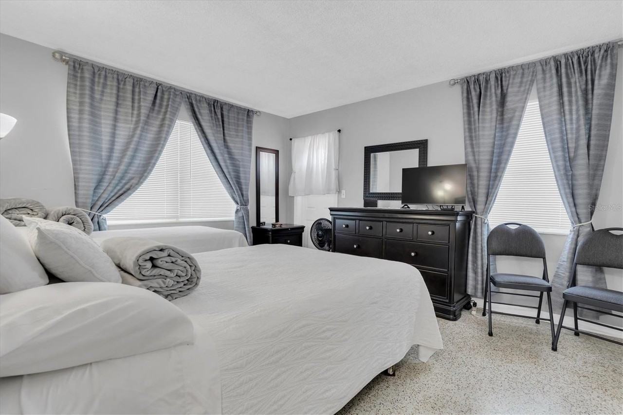 121 46th Ave #2A - Photo 3 of 15