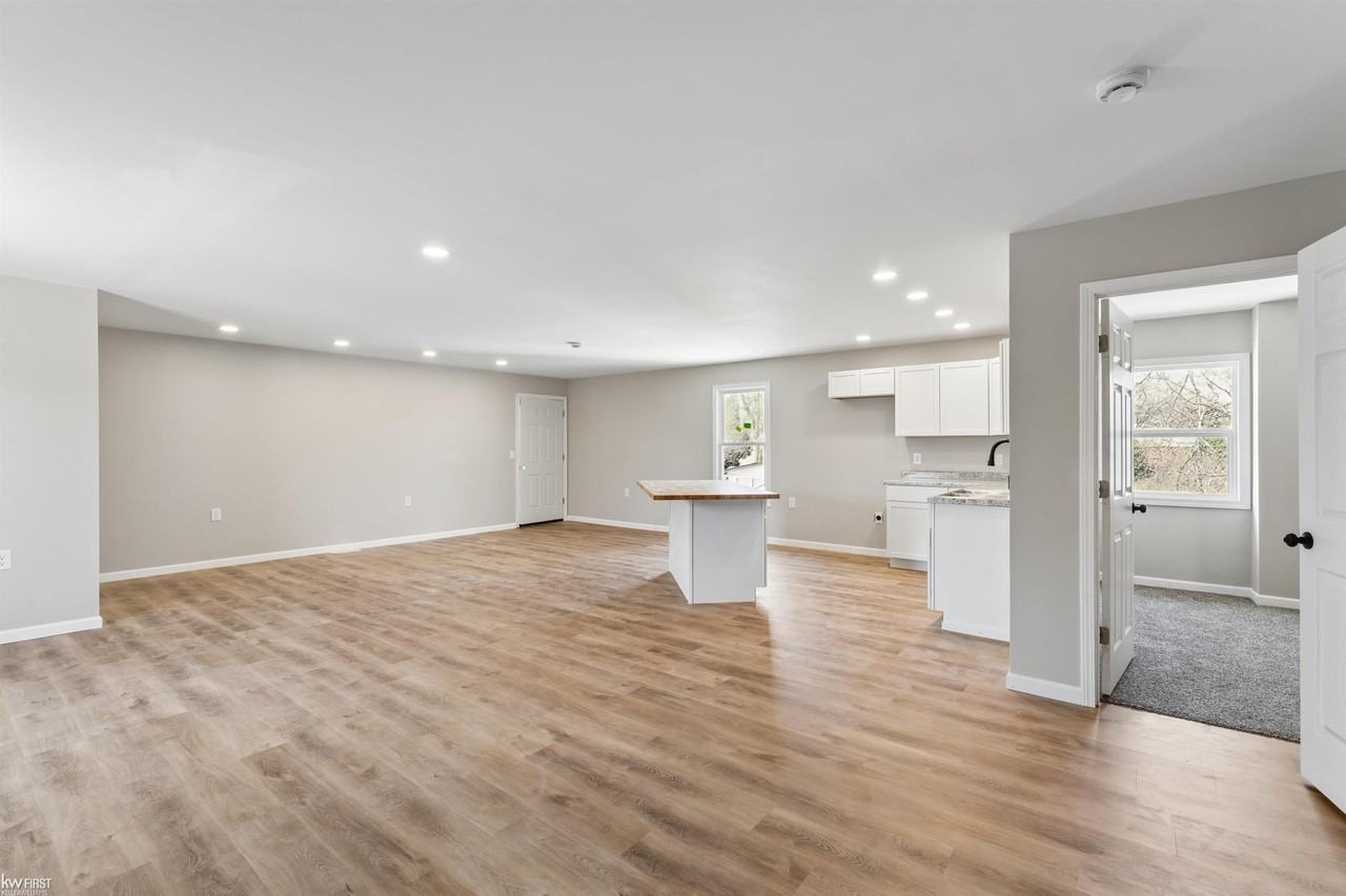 923 North St #A - Photo 4 of 13