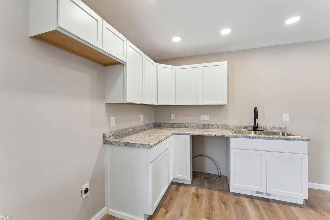 923 North St #A - Photo 6 of 13