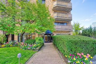 141 Great Neck Rd #2G - Photo 1 of 1