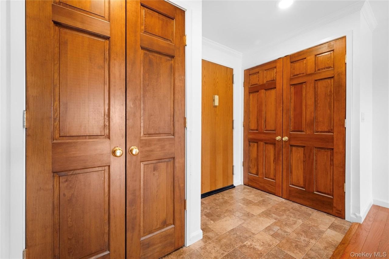 141 Great Neck Rd #2G - Photo 7 of 38
