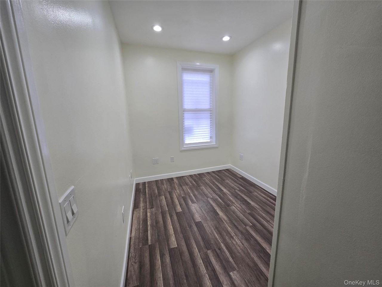 10750 Van Wyck Expy - Photo 6 of 8
