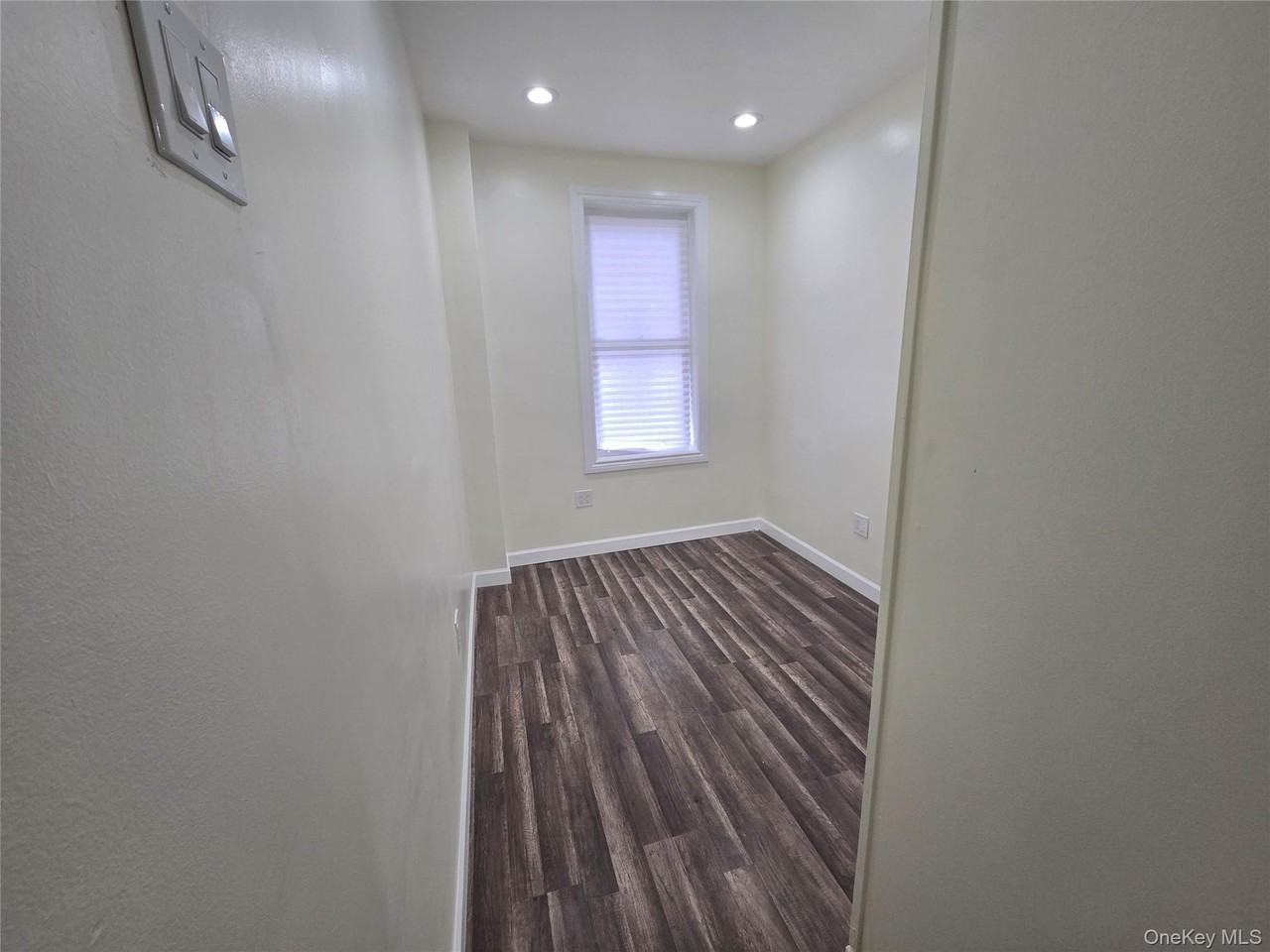 10750 Van Wyck Expy - Photo 7 of 8
