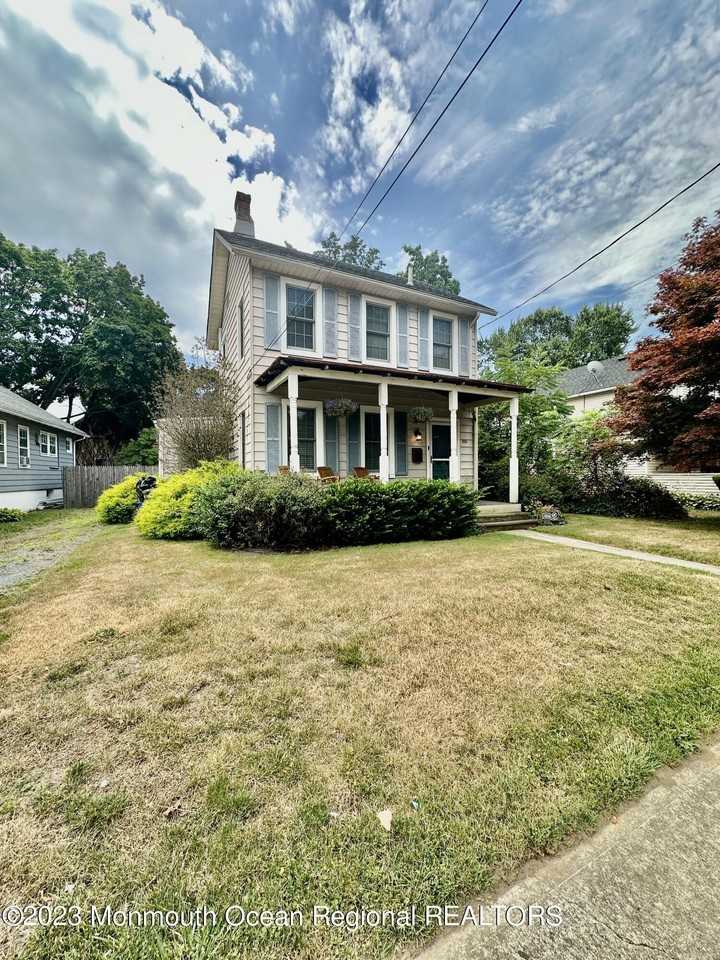 596 Vernon St - Photo 2 of 25