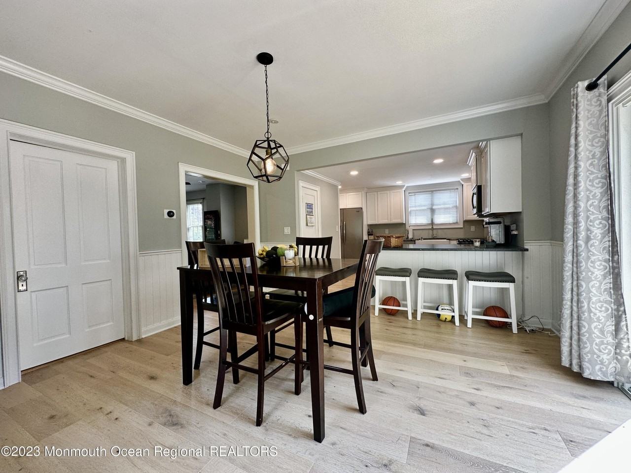 596 Vernon St - Photo 6 of 25