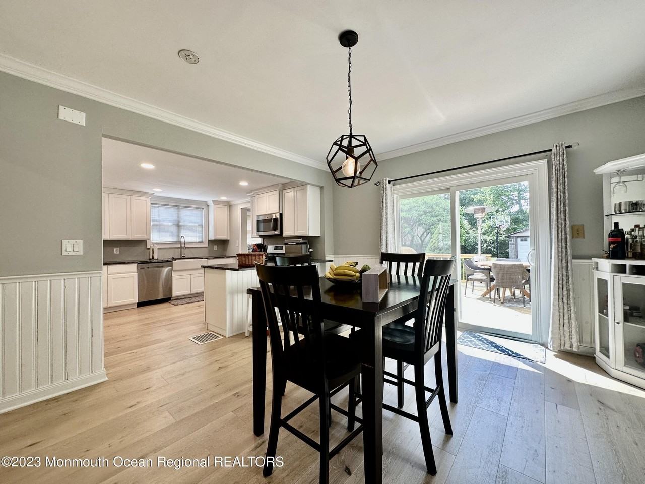 596 Vernon St - Photo 7 of 25
