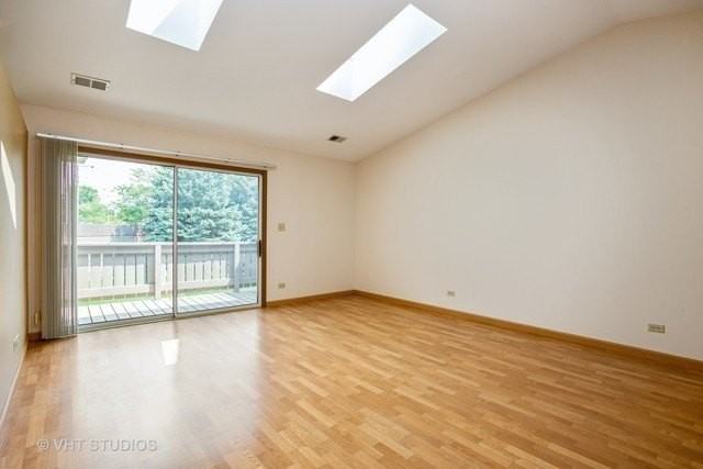 1517 Commodore Ct #6 - Photo 6 of 18
