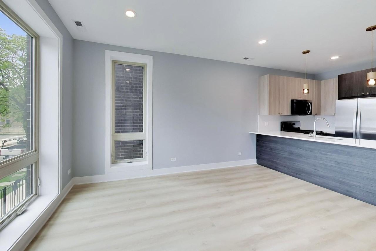 6548 S Maryland Ave #3 - Photo 5 of 21