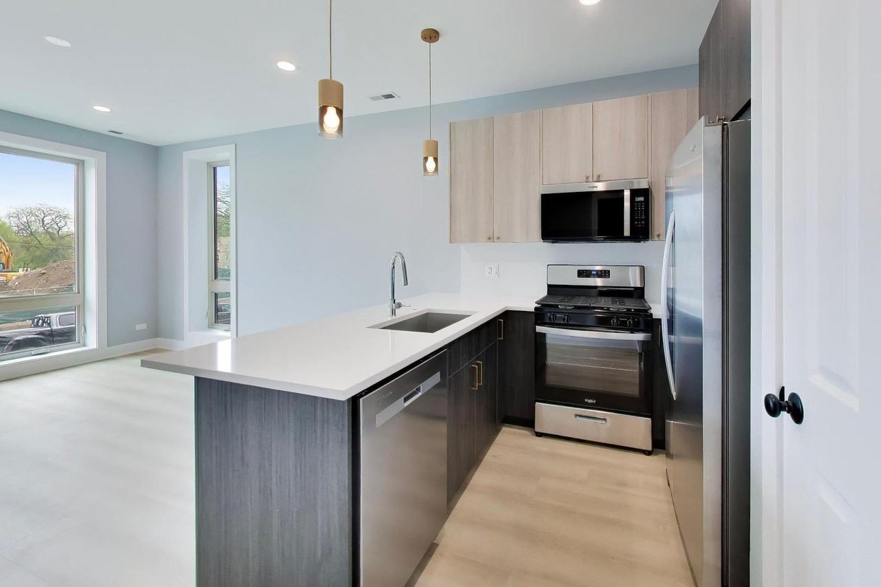 6548 S Maryland Ave #3 - Photo 7 of 21