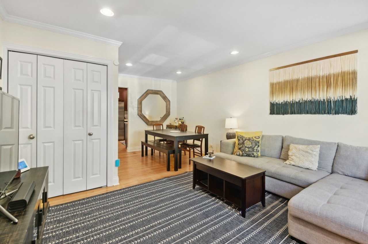 1607 W Sunnyside Ave - Photo 5 of 25