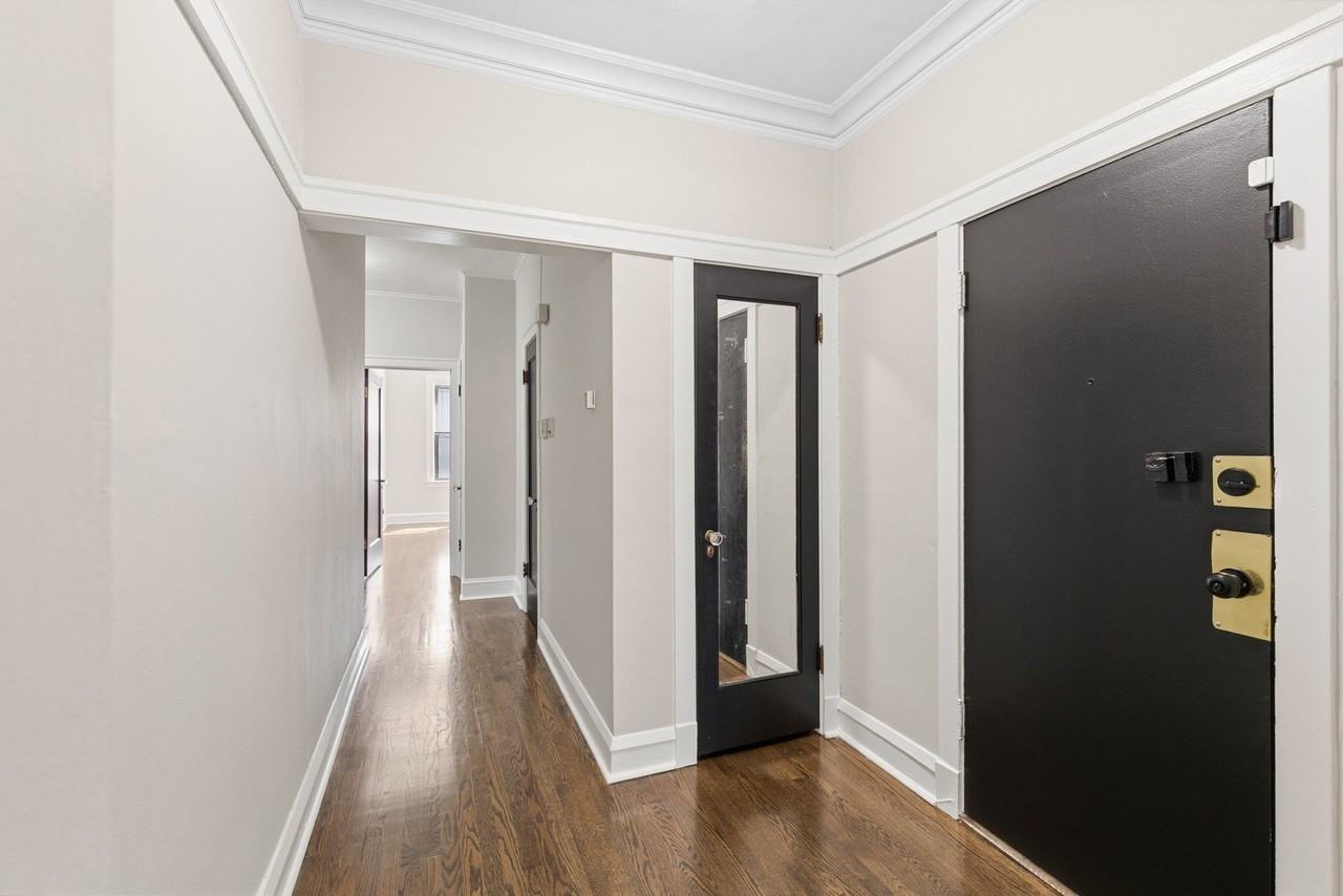 6851 S Paxton Ave #1N - Photo 2 of 14